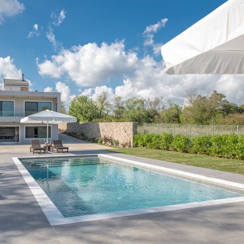 Play games of Marco Polo in this crystal-clear private pool