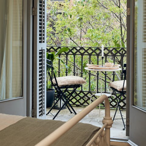 Enjoy cocktails on the balcony