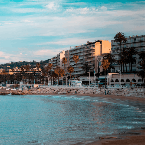 Take a short stroll to the beach and listen to the sound of the waves
