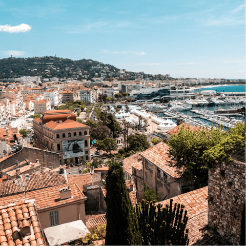 Stay on the iconic Boulevard de la Croisette in Cannes