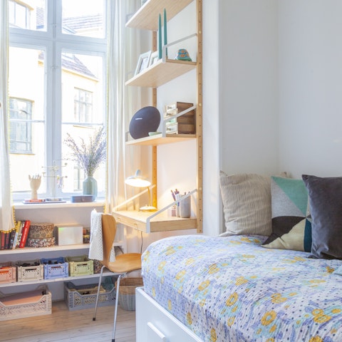 Entertain little ones with books and games
