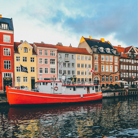 Walk less than ten minutes to Nyhavn