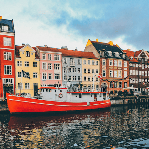 Walk less than ten minutes to Nyhavn