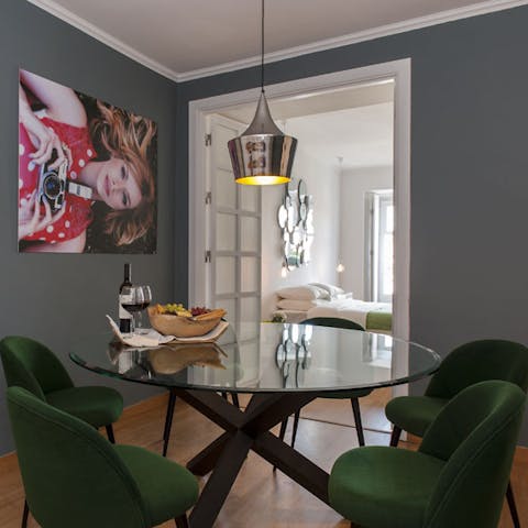 Gather at the dining table to share cocktails or enjoy Portuguese feasts