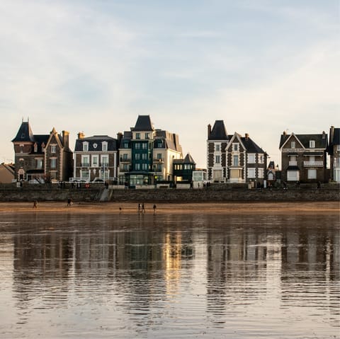 Enjoy your stay in the picturesque coastal town of Saint-Malo