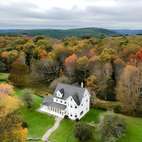 Relax in the peace and quiet of this bucolic setting