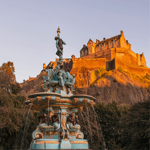 Explore iconic sights across Edinburgh's Old Town