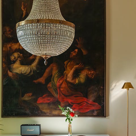 Feast your eyes on impressive Renaissance artwork as you dine