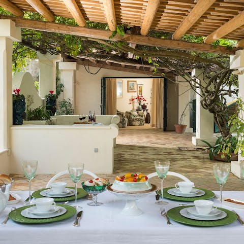 Rustle up some Italian culinary delights at the alfresco dining area