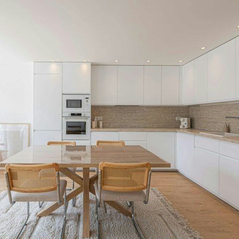 Cook some Provençal cuisine in the modern kitchen