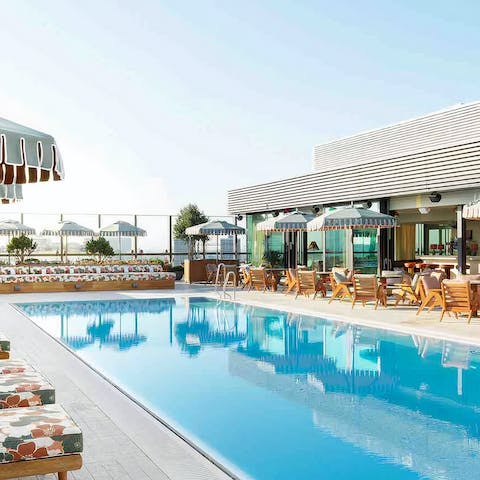 Enjoy use of the shared pool for stays of 30 days or more