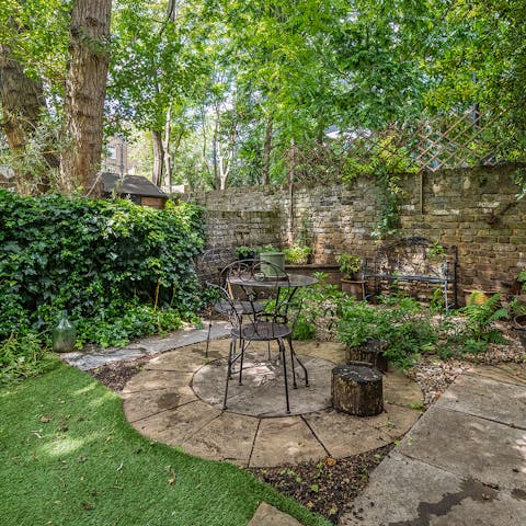 Take your morning coffee out to the communal garden and enjoy at the bistro set