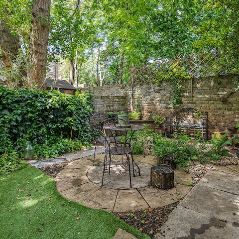 Take your morning coffee out to the communal garden and enjoy at the bistro set