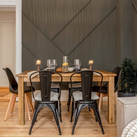 Tuck into dinners with your loved ones around the dining table