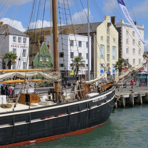 Explore beautiful Poole – your home is right on the quay with all sorts of attractions on hand