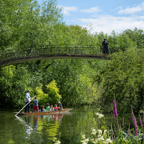 Stroll through The University Parks, five minutes away