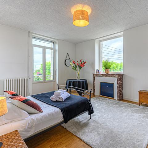 Enjoy a restful night's sleep in the stylish bedroom after a day of sightseeing