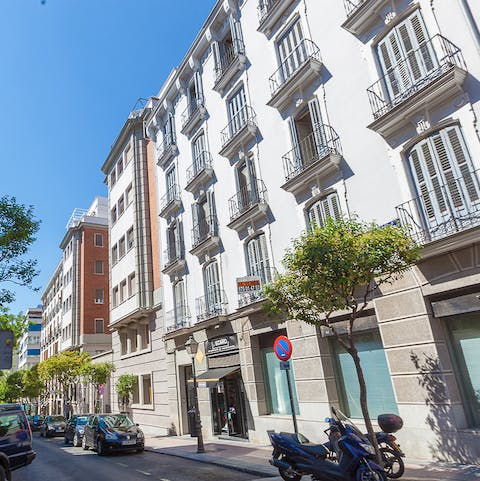 Discover the smart, tree-lined streets of Salamanca – it's right outside your door