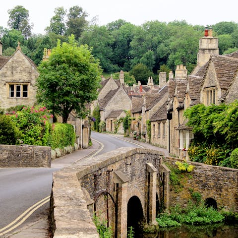 Stay in charming Moreton-in-Marsh, one of the prettiest villages in the Cotswolds