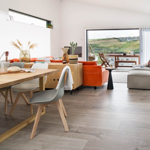 Lay the table for a slap-up meal – the hi-tech mood lighting and sound system will bring the ambience