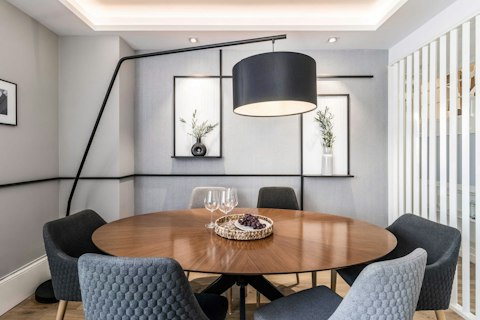 Dine with friends around the circular table