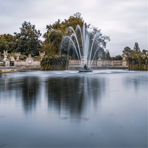 Enjoy a stroll around Hyde Park each morning, it's a short walk away