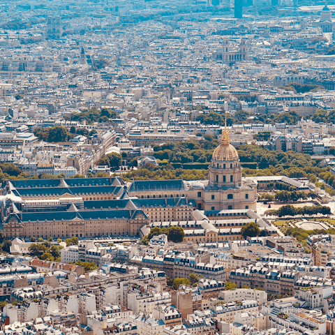 Visit the grand Hôtel National des Invalides, around a twenty-minute walk away