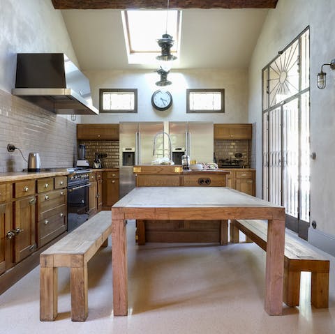 Shop for ingredients at Marché Forville and rustle up a gourmet meal in the state-of-the-art kitchen