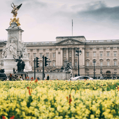 Begin your sightseeing adventure with a stroll to Buckingham Palace