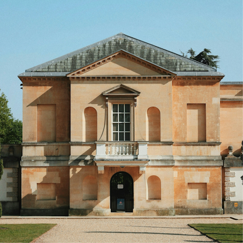Explore nearby  Chiswick House and Gardens