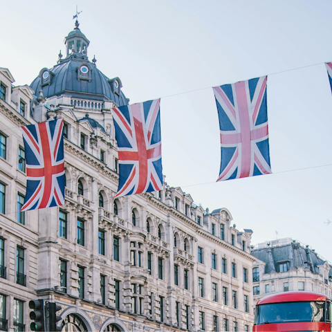 Head into central London for sightseeing and shopping