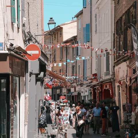 Meander through pretty Besse-sur-Issole – it's one kilometre away