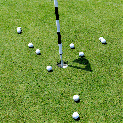 Hit the links at nearby Golf du Barbadoux