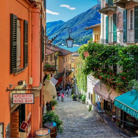 Wander the colourful streets of Bellagio