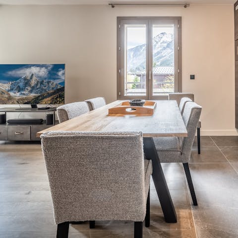 Dine with picture-perfect views of the mountains