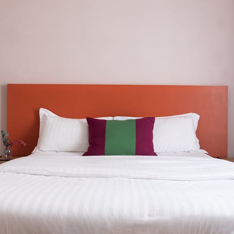 Wake up in the stylish bedroom feeling rested and ready for another day of Paris sightseeing