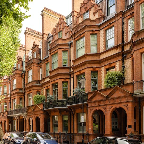 Stay in an elegant Victorian townhouse, one minute away from Sloane Square