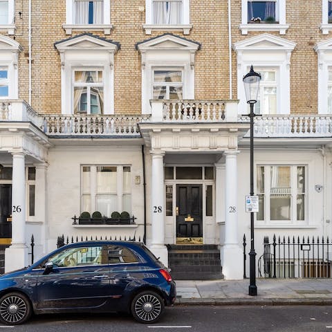 Stay in a grand building dating back to the Georgian period