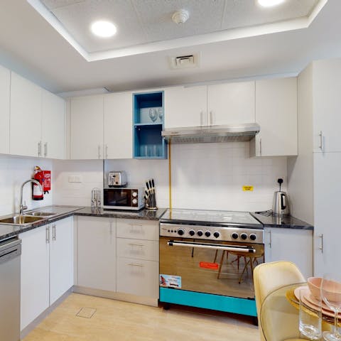 Rustle up baith tamat for breakfast in the kitchen