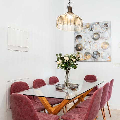 Let your host arrange for dinner to come to you for luxurious meals and drinks around the dining table