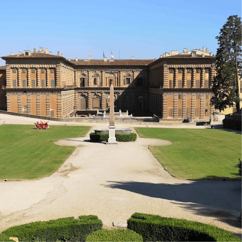 Stroll to Palazzo Pitti and on to Boboli Gardens