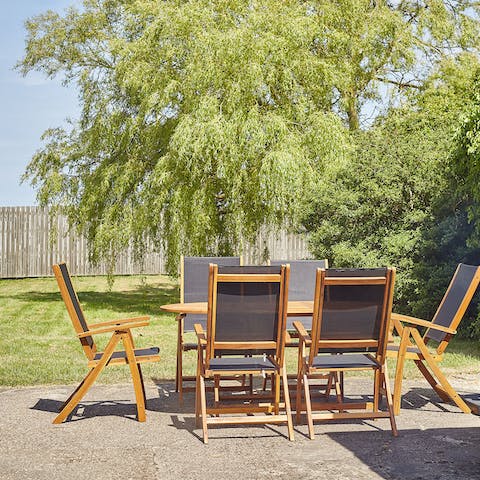 Fire up the barbecue grill and enjoy an alfresco feast on the patio