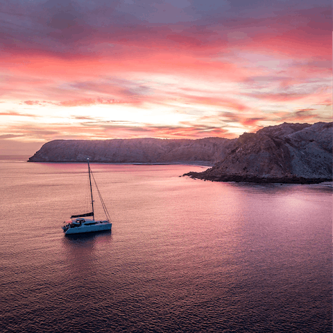 Explore the beautiful beaches and picturesque fishing villages of Praia de Luz