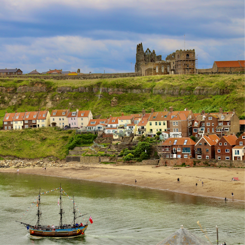 Stroll down to the seafront in two minutes