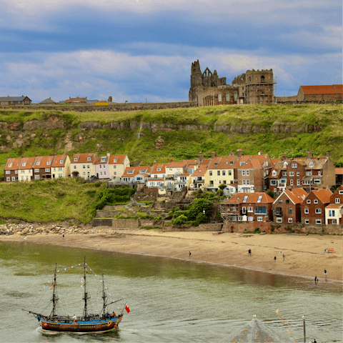 Stroll down to the seafront in two minutes
