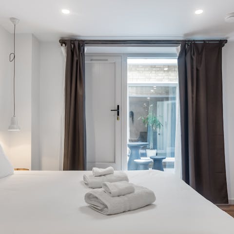 Wake up and step straight out onto your sunny private patio for alfresco coffees and breakfasts