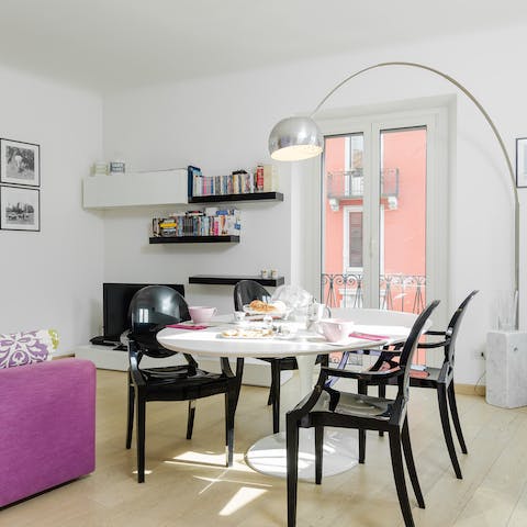 Gather together around the dining table for group breakfasts