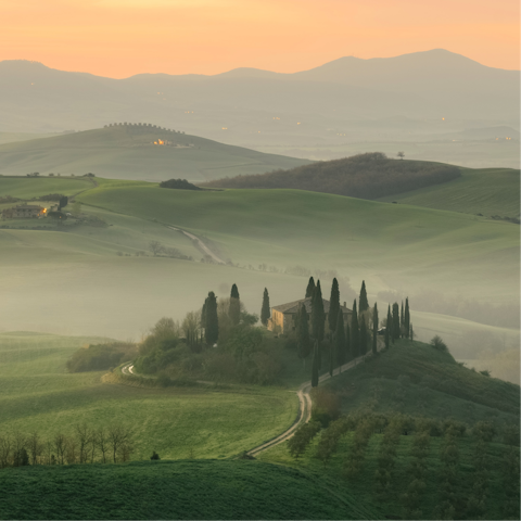 Stay near Montaione and explore beautiful towns like San Gimignano