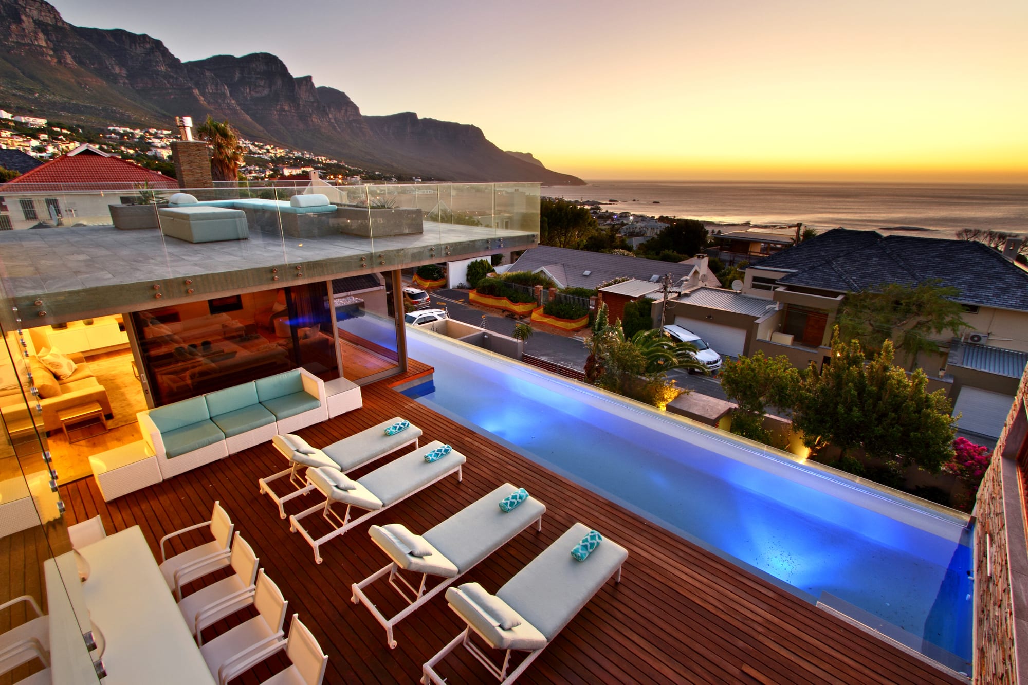 Camps Bay Chic, Camps Bay, Cape Town | Plum Guide