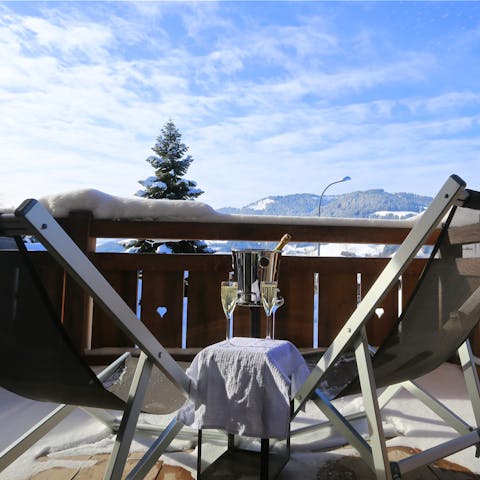 Keep an eye on the beautiful scenery from the balcony